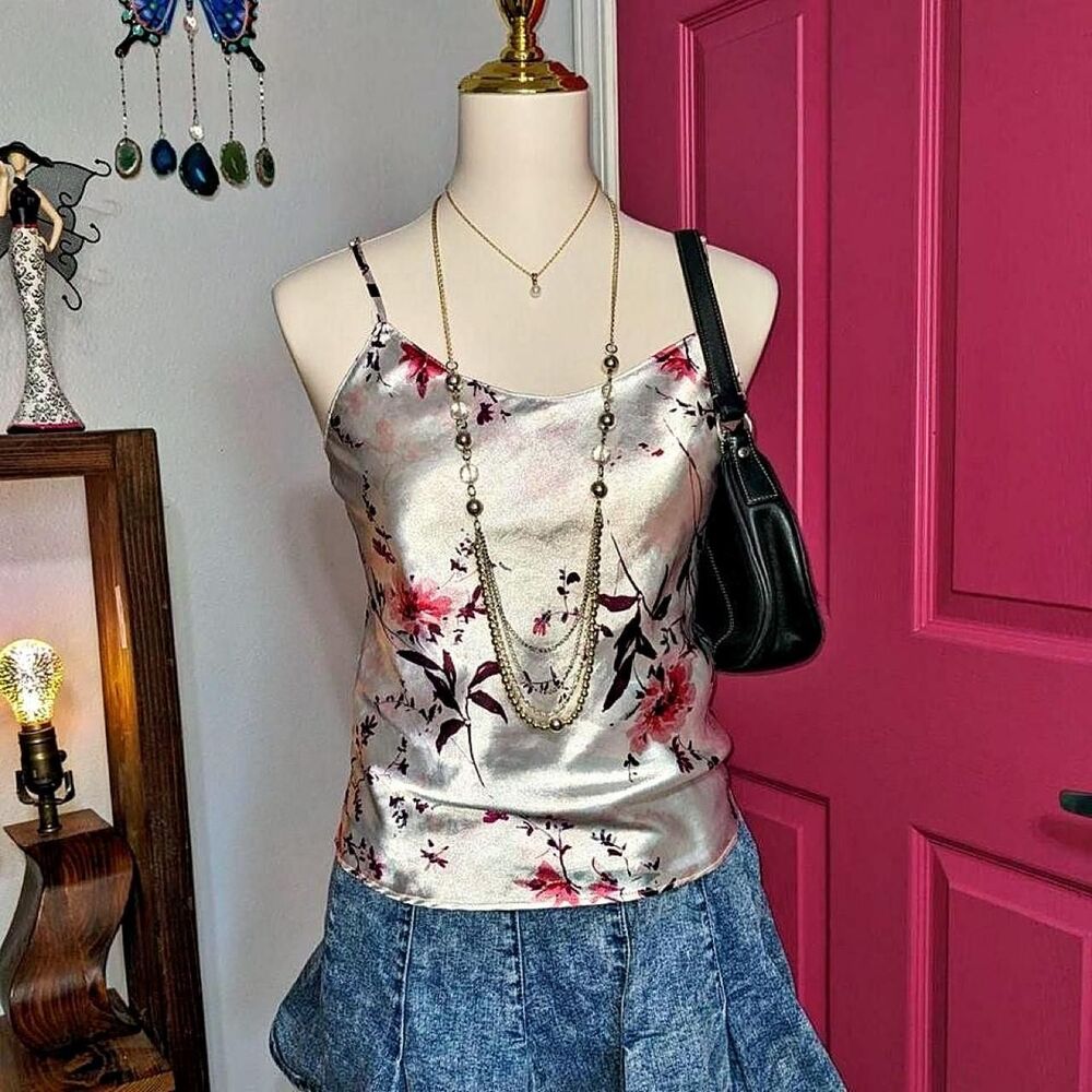 Ambrielle Women's Pink and Silver Vest